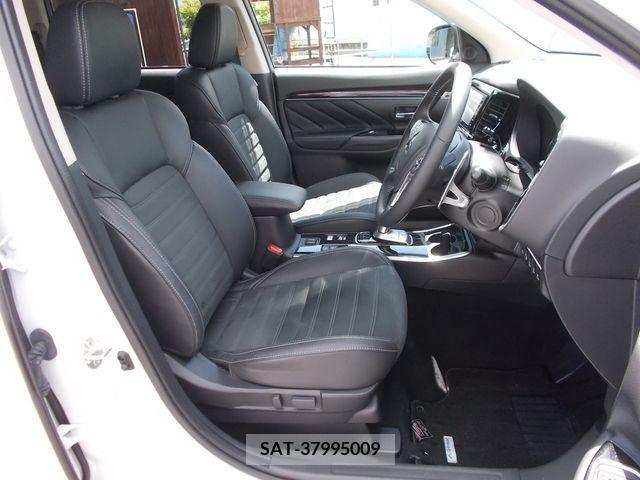 Mitsubishi OUTLANDER PHEV 2019-09 281133-4