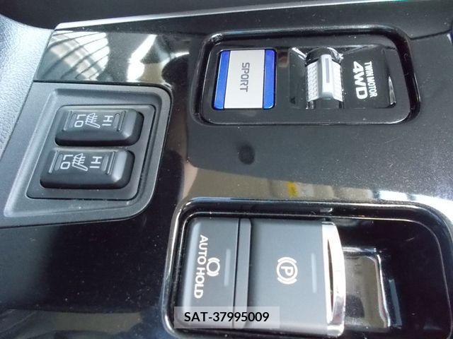 Mitsubishi OUTLANDER PHEV 2019-09 281133-14