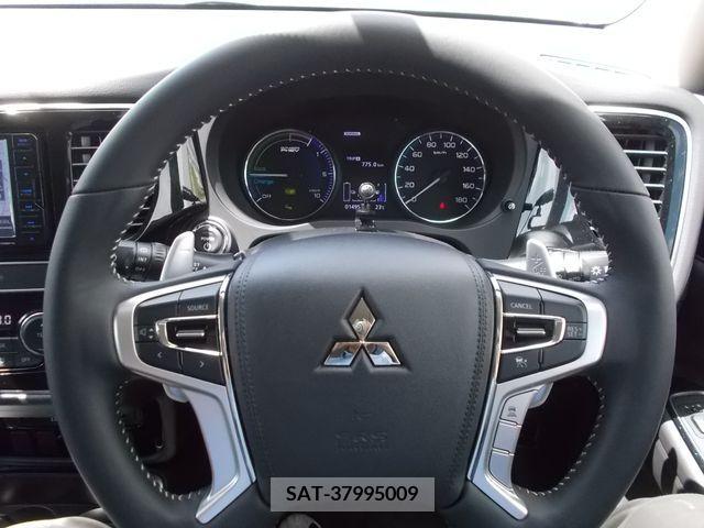 Mitsubishi OUTLANDER PHEV 2019-09 281133-6