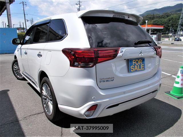 Mitsubishi OUTLANDER PHEV 2019-09 281133-2