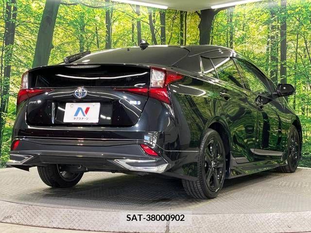 Toyota PRIUS 2021-10 283063-17