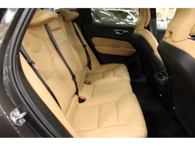 Volvo XC60 2019-08 9115-19