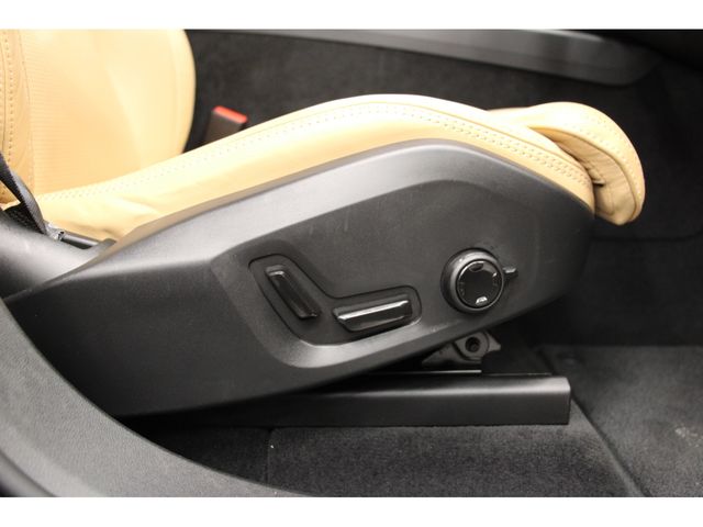 Volvo XC60 2019-08 9115-11
