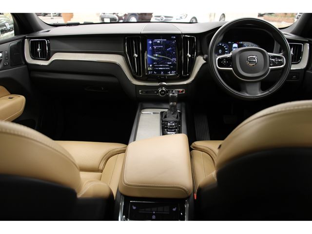 Volvo XC60 2019-08 9115-1