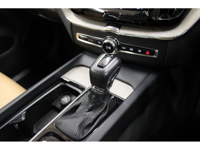 Volvo XC60 2019-08 9115-4