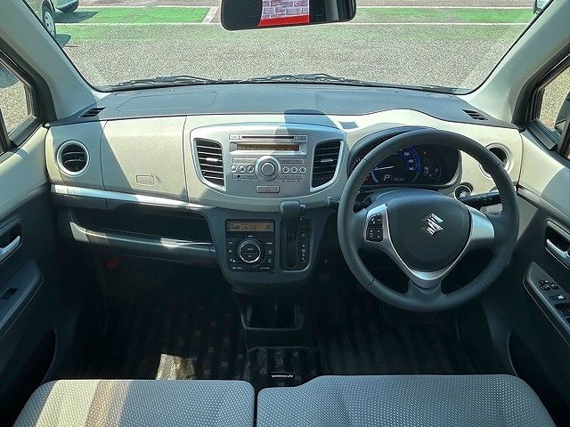 Suzuki WAGON R 2015-01 4165-1