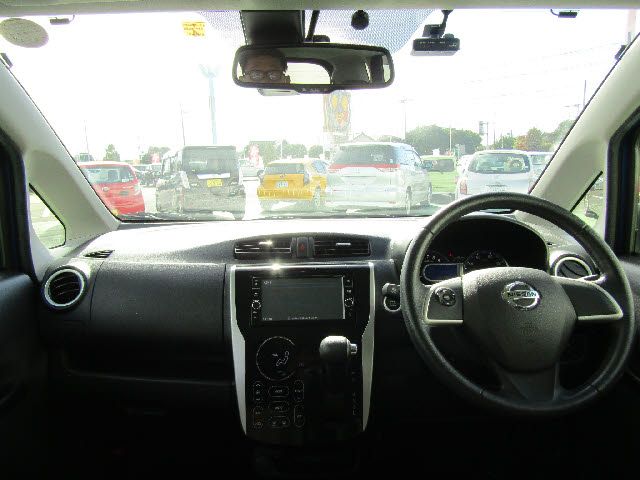 Nissan DAYZ 2018-04 192992-1