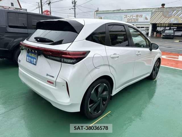 Nissan AURA 2023-06 292938-11