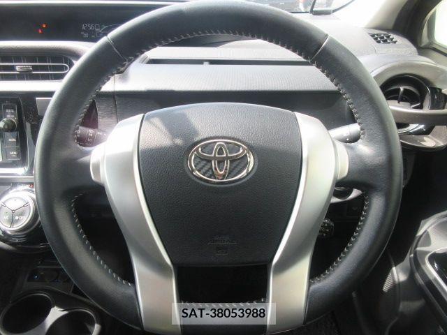 Toyota AQUA 2015-02 260389-21