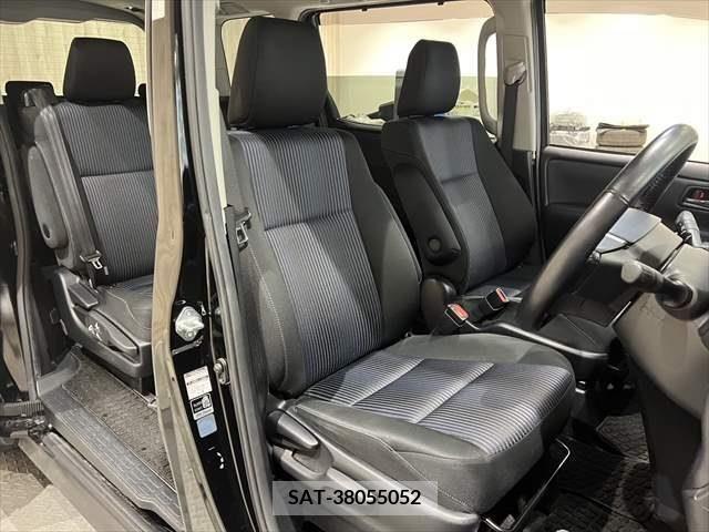 Toyota VOXY 2015-12 291118-19