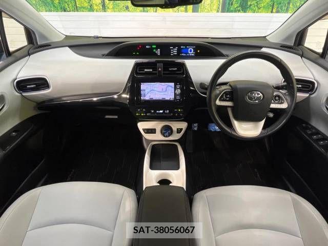 Toyota PRIUS 2016-08 342221-1