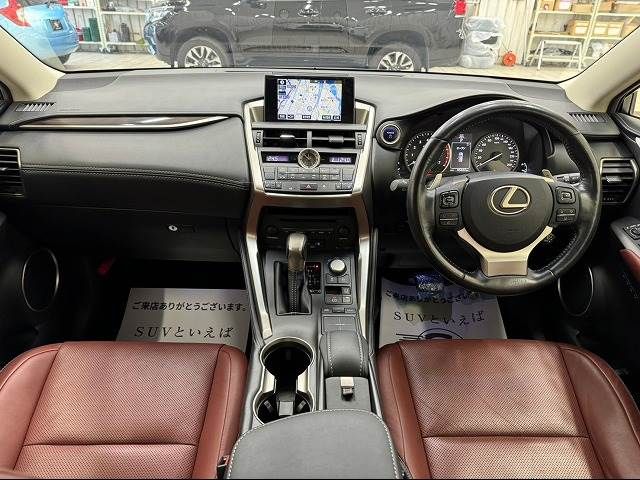 Lexus NX 2015-08 181359-1