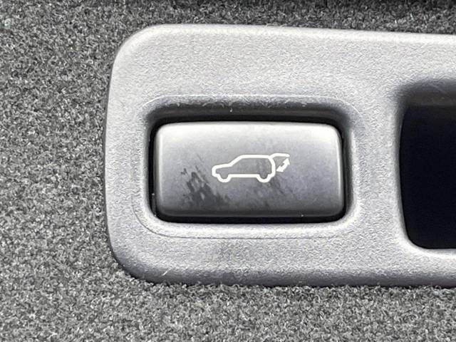 Toyota HARRIER 2018-06 185489-5