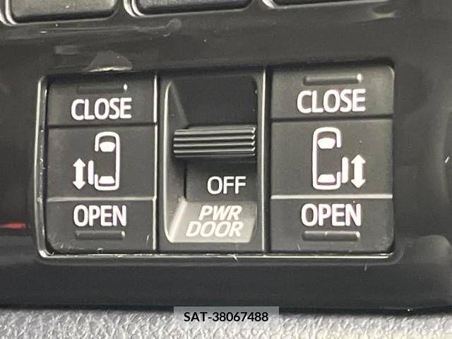 Toyota VOXY 2015-07 381675-3