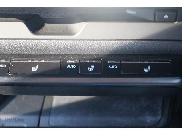 Lexus UX 2019-07 23506-4