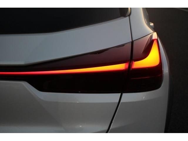 Lexus UX 2019-07 23506-12