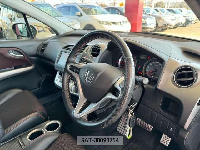 Honda STREAM 2013-08 372137-1