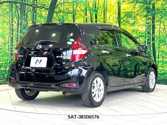 Nissan NOTE 2018-11 365371-17