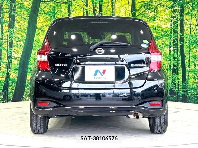 Nissan NOTE 2018-11 365371-15