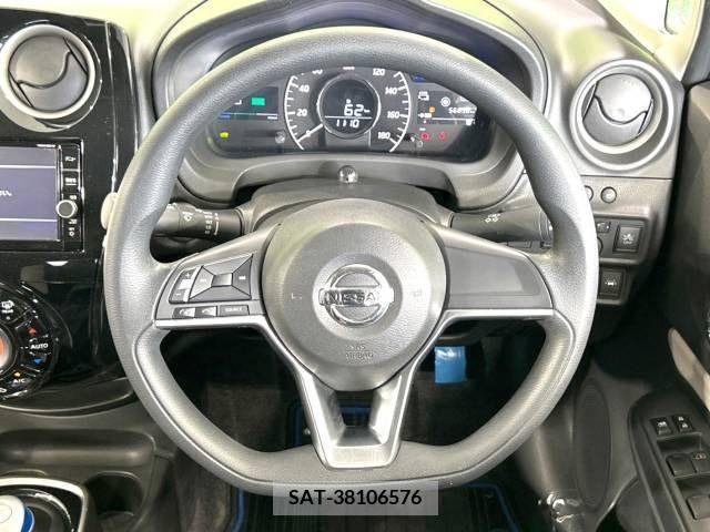 Nissan NOTE 2018-11 365371-11