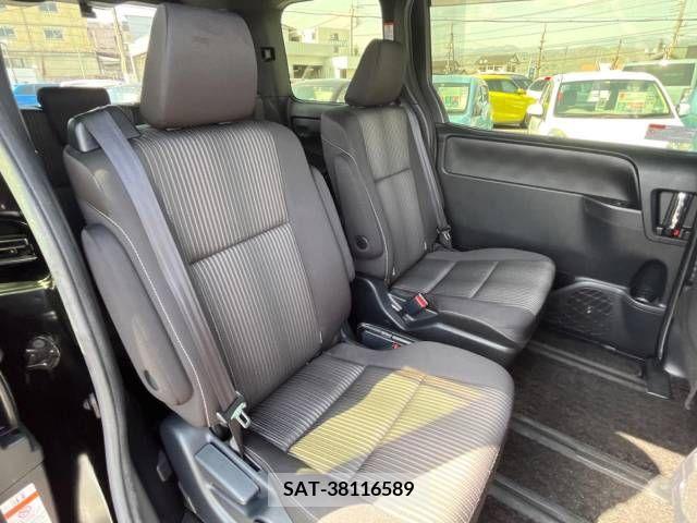 Toyota VOXY 2019-06 288881-9