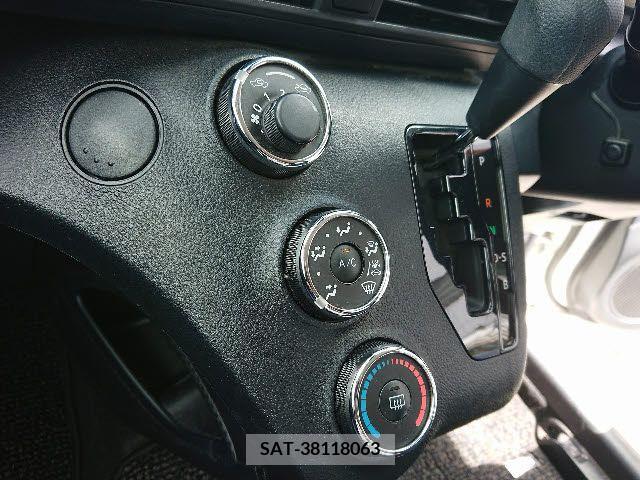 Toyota SIENTA 2017-09 345927-14