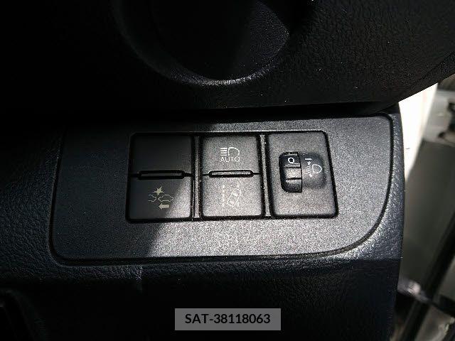 Toyota SIENTA 2017-09 345927-10