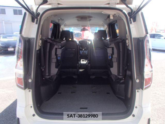 Nissan SERENA 2019-08 367639-11