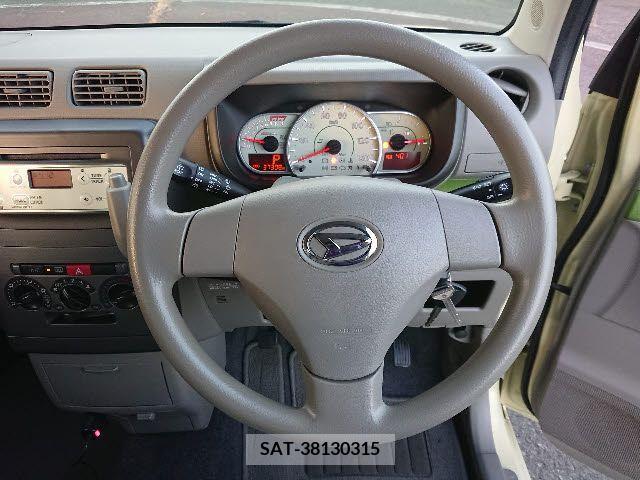 Daihatsu MOVE CONTE 2014-12 204595-13