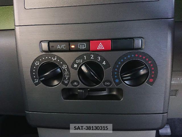 Daihatsu MOVE CONTE 2014-12 204595-14