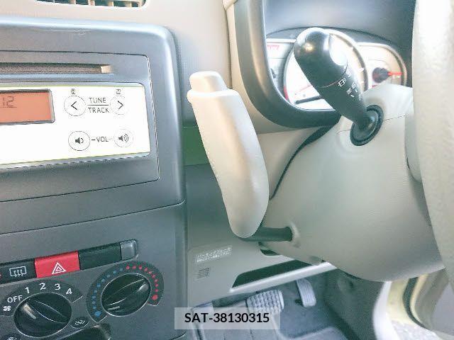 Daihatsu MOVE CONTE 2014-12 204595-19