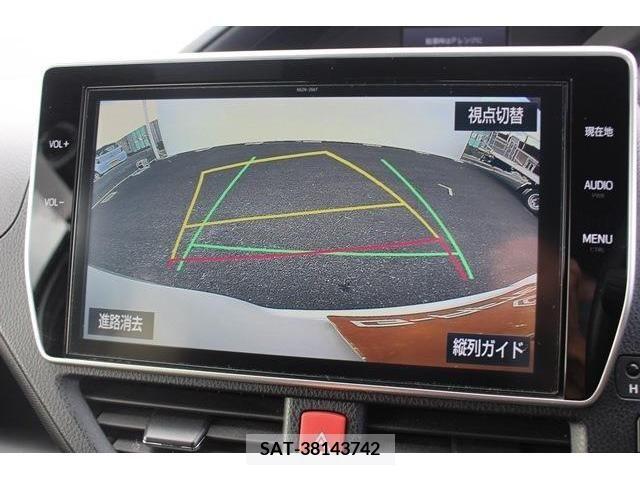 Toyota VOXY 2017-09 289174-1