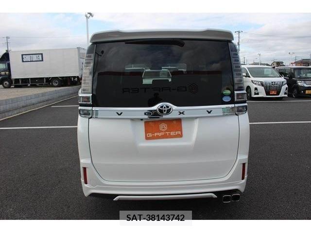 Toyota VOXY 2017-09 289174-9