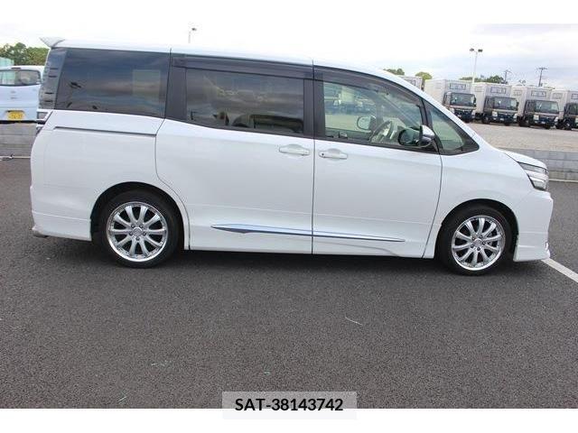 Toyota VOXY 2017-09 289174-10