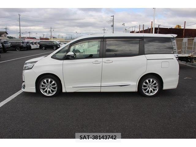 Toyota VOXY 2017-09 289174-8