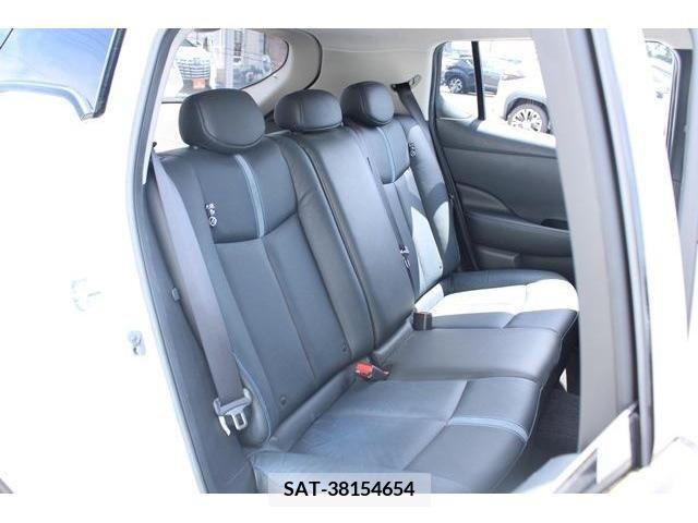 Nissan LEAF 2018-08 367070-14