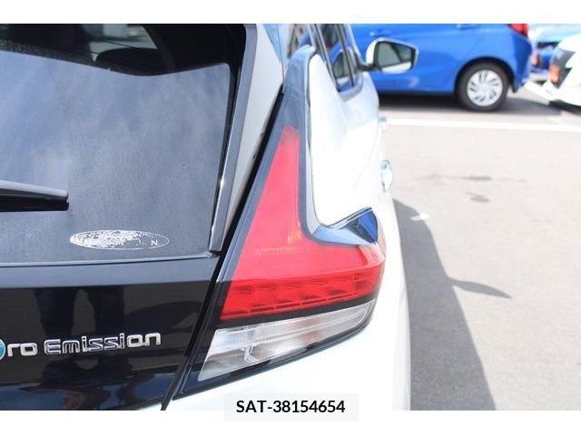 Nissan LEAF 2018-08 367070-12