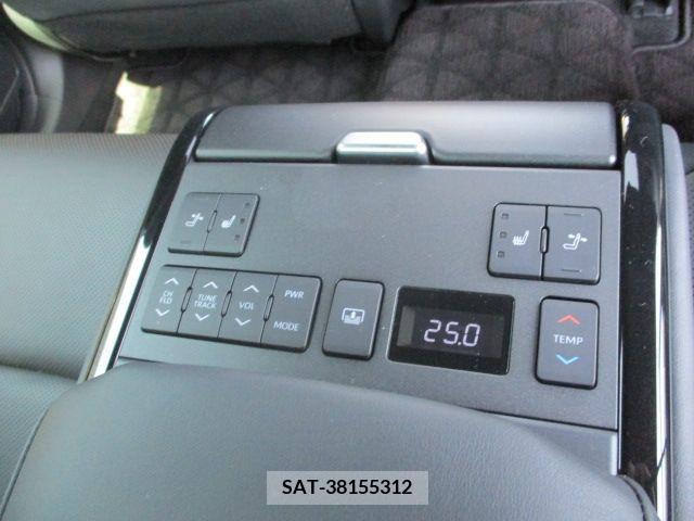 Toyota CROWN 2022-10 236705-10