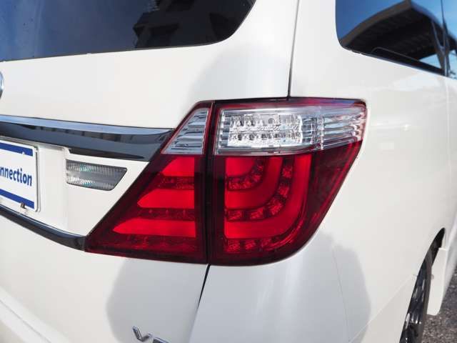 Toyota VELLFIRE 2012-12 195628-18