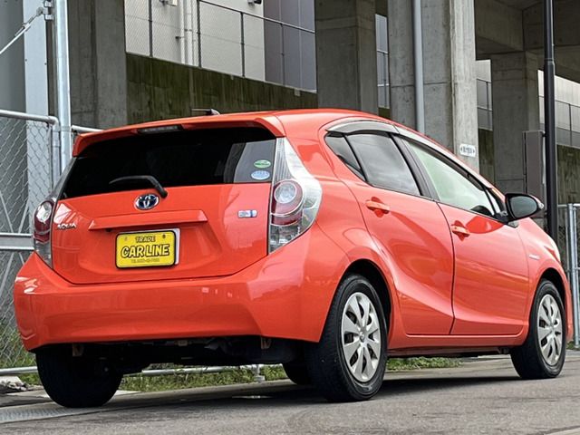 Toyota AQUA 2012-03 7748-1