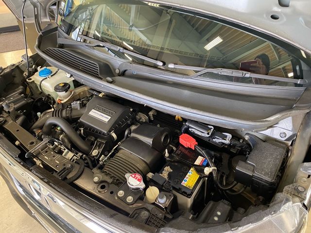 Honda N BOX CUSTOM 2018-03 8163-24