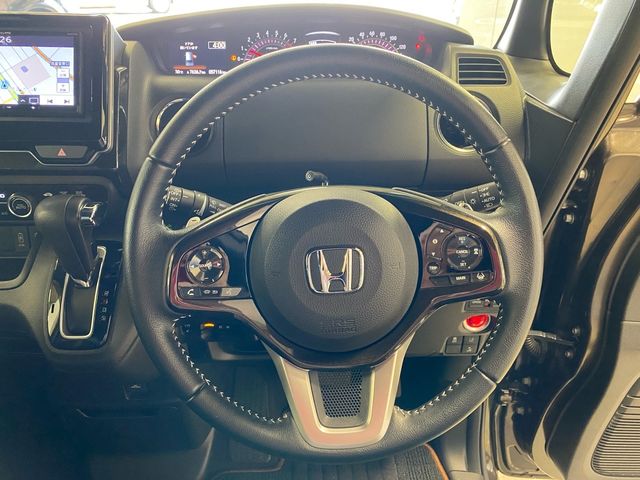 Honda N BOX CUSTOM 2018-03 8163-16