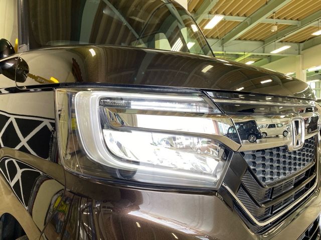 Honda N BOX CUSTOM 2018-03 8163-5
