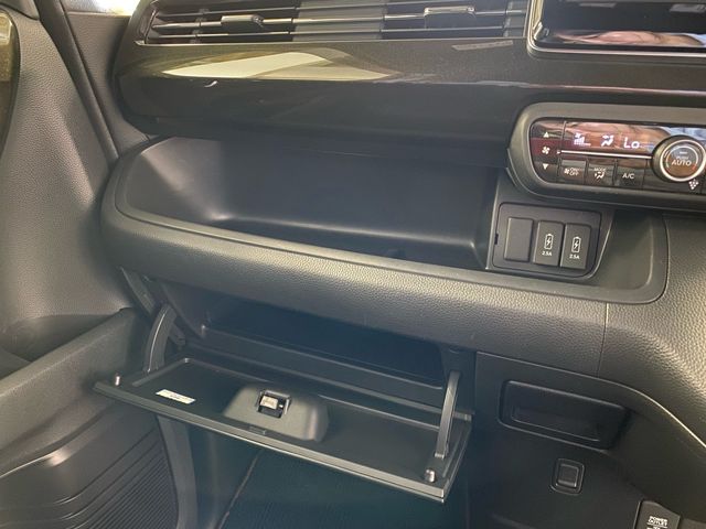 Honda N BOX CUSTOM 2018-03 8163-9