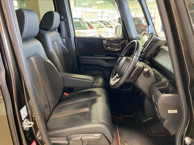 Honda N BOX CUSTOM 2018-03 8163-17