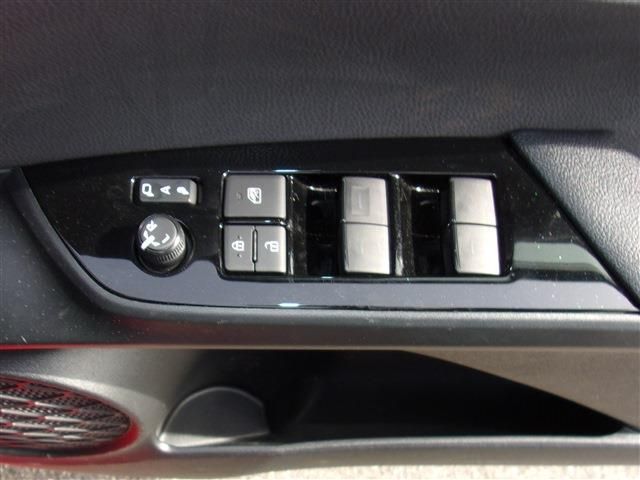 Toyota PRIUS 2020-01 1891-23