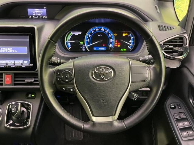 Toyota VOXY HYBRID 2015-06 28375-11