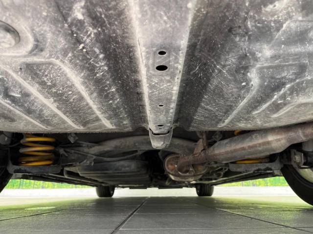 Toyota VOXY HYBRID 2015-06 28375-19