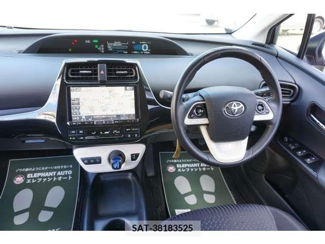 Toyota PRIUS 2016-02 322282-1