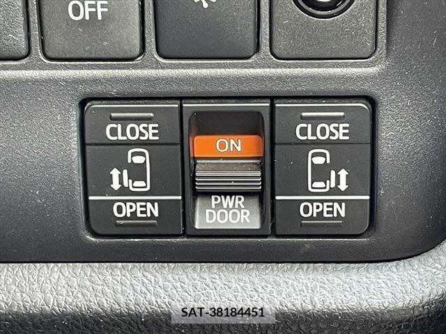 Toyota ESQUIRE 2015-04 321429-6